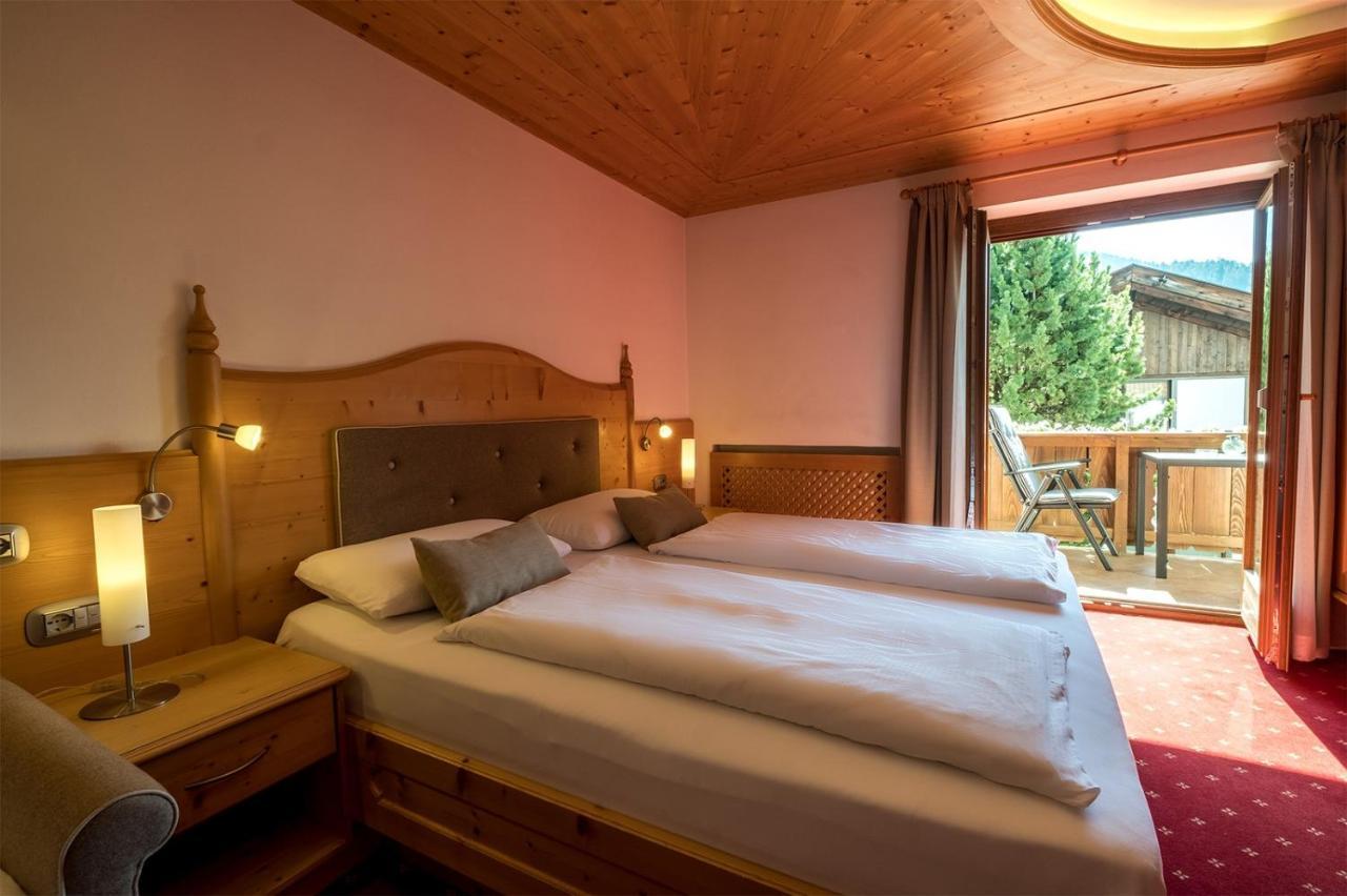 Garni Alba Bed & Breakfast Ortisei Exterior photo