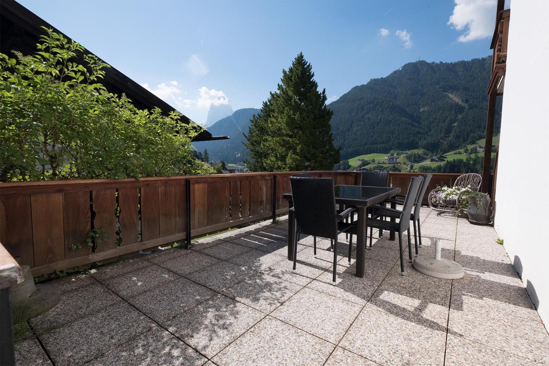 Garni Alba Bed & Breakfast Ortisei Exterior photo